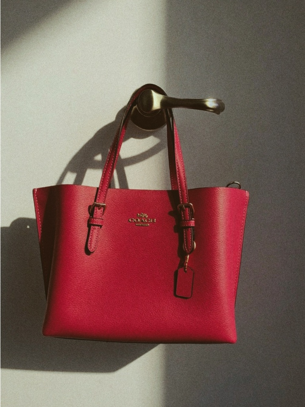 NWT Coach Fuchsia Leather Tote 💖 Gold Hardware • Luxe Designer Everyday Bag - Picture 2 of 4
